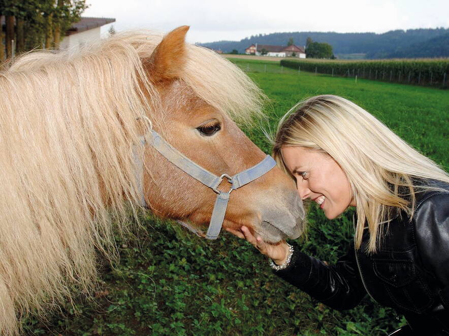 edith-mit-pferd.jpg